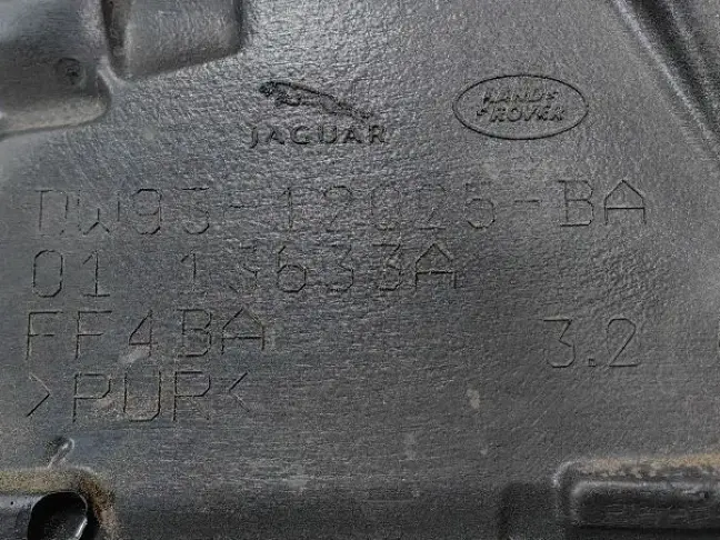 Пыльник катушек левый Range Rover 4 L405 5.0SC