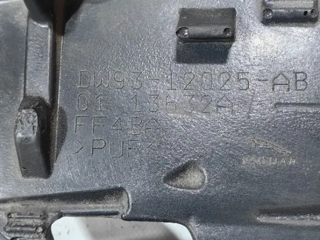 Пыльник катушек правый Range Rover 4 L405 5.0SC