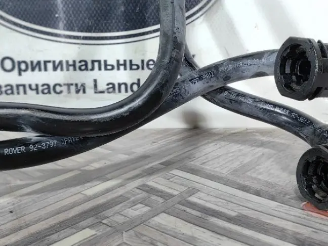 Патрубок охлаждения Range Rover Sport 2 L494 3.0SC