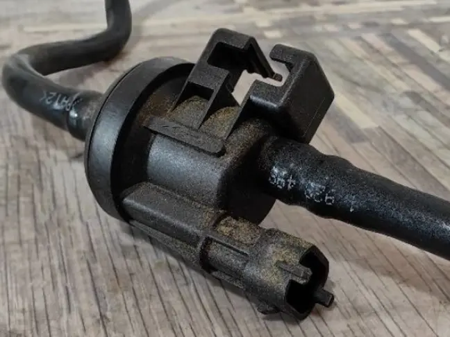 Клапан паров топлива Range Sport 2 L494 3.0SC