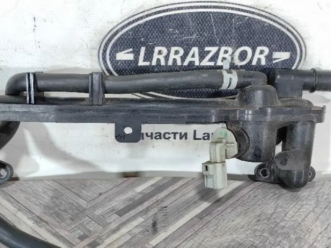 Тройник системы охлаждения Range Rover 5.0 510