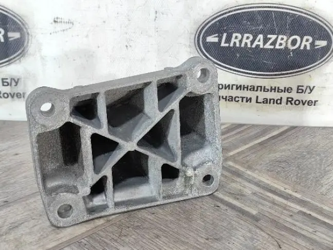 Кронштейн двигателя левый Range Sport 2 L494 3.0SC