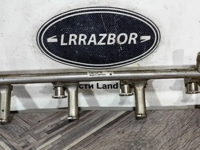 Топливная рейка левая Range Rover  L405 5.0