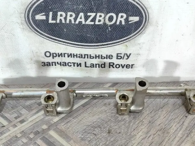 Топливная рейка левая Range Rover  L405 5.0