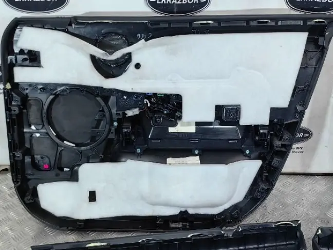 Обшивки карты дверей Range Rover 4 L405