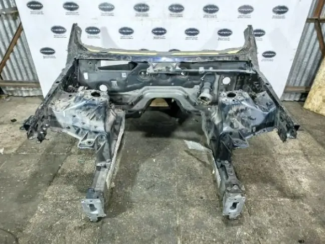 Передняя часть кузова четверть Range Rover 4 L405