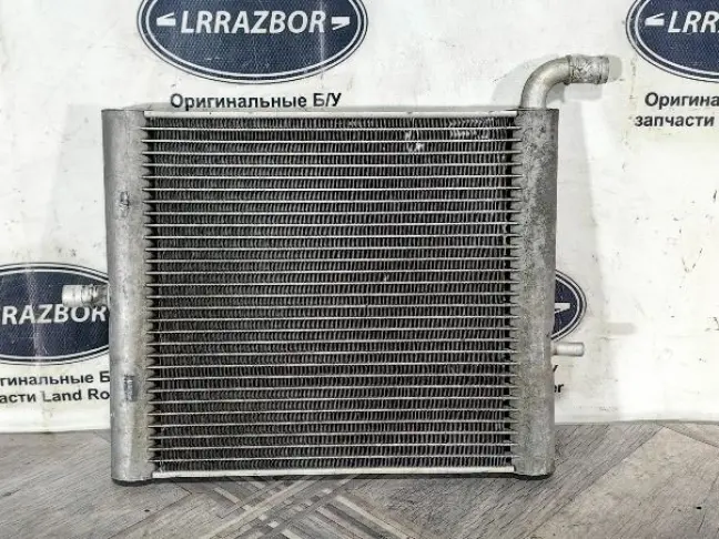 Радиатор дополнительный Range Rover 4 L405