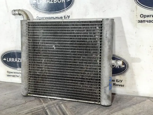 Радиатор дополнительный Range Rover 4 L405