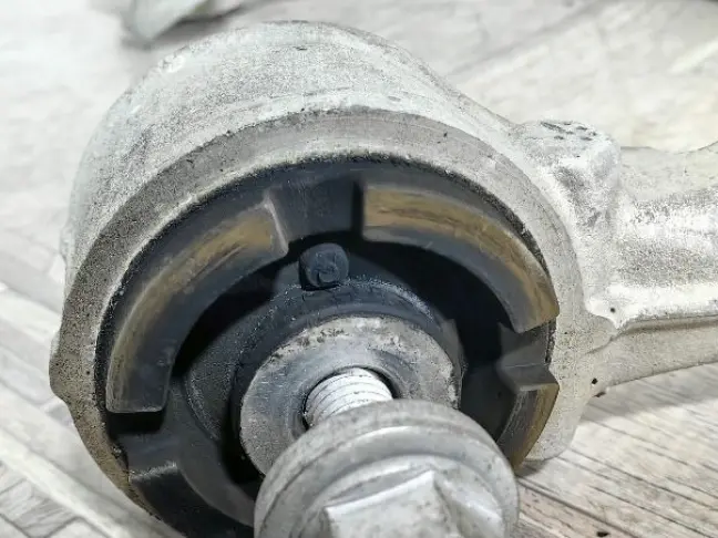 Рычаг передний верхний правый Range Rover 4 L405