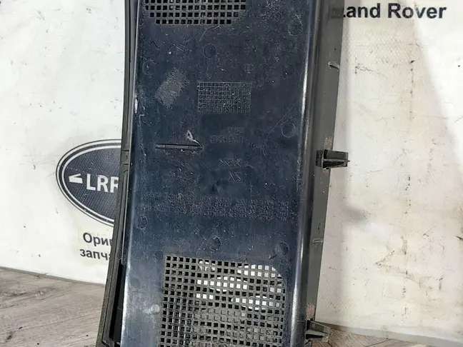 Жабра в крыло левая Range Rover L322 09-12