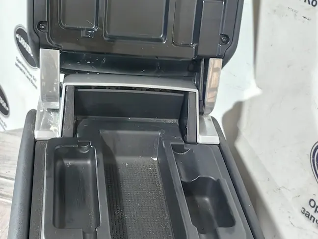 Консоль подлокотник Range Rover 3 L322 2009-2012