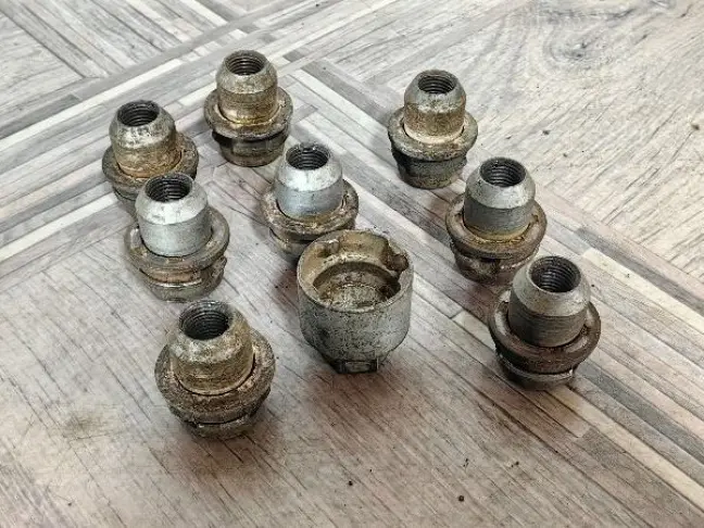 Секретка на колеса комплект Range Rover L322 L320