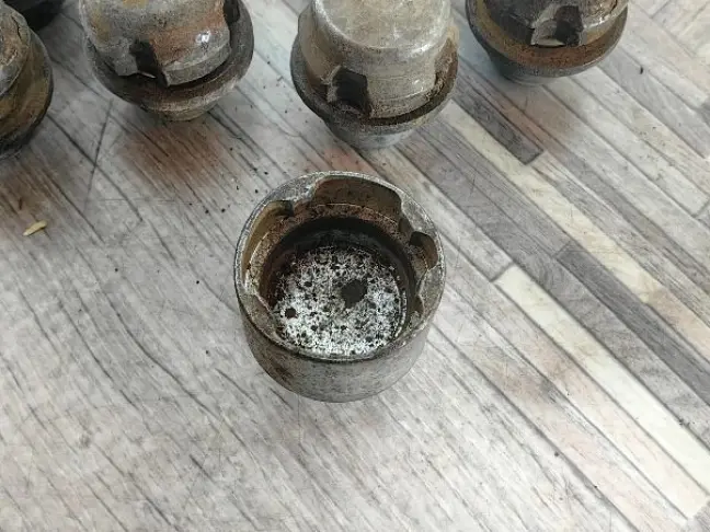 Секретка на колеса комплект Range Rover L322 L320