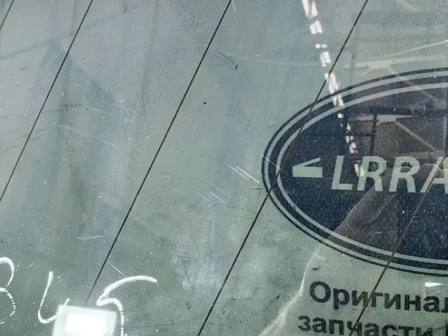 Стекло кузовное глухое правое Range Rover L322