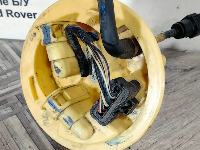 Крышка топливного бака Range Rover 3 L322 448DT