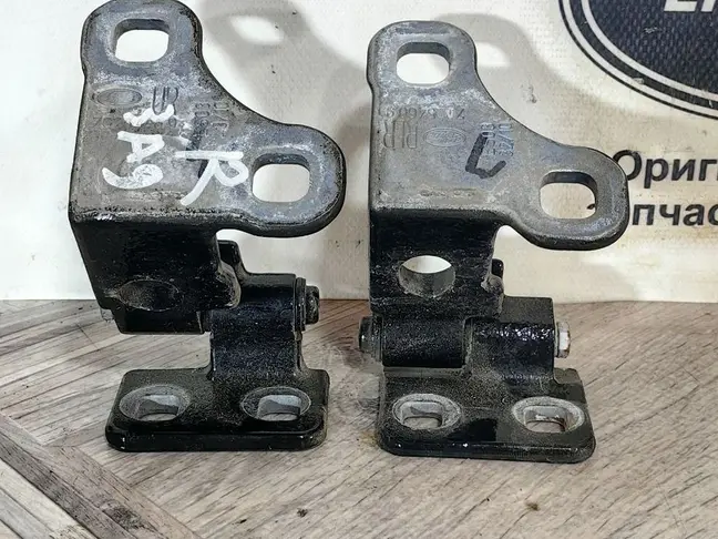 Петли двери задняя правая Range Rover 3 L322 02-12