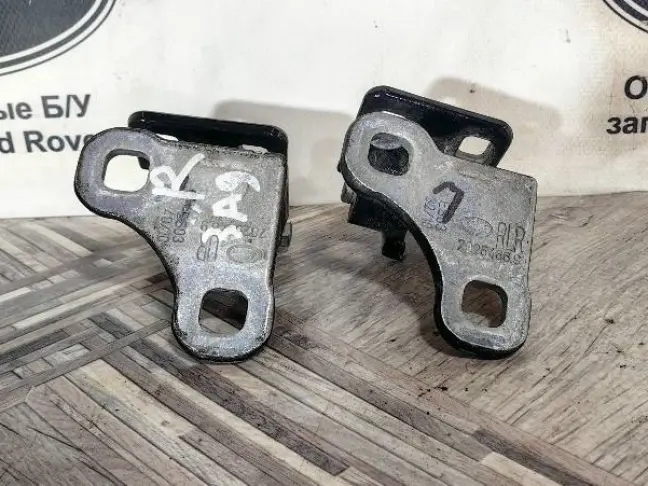 Петли двери задняя правая Range Rover 3 L322 02-12