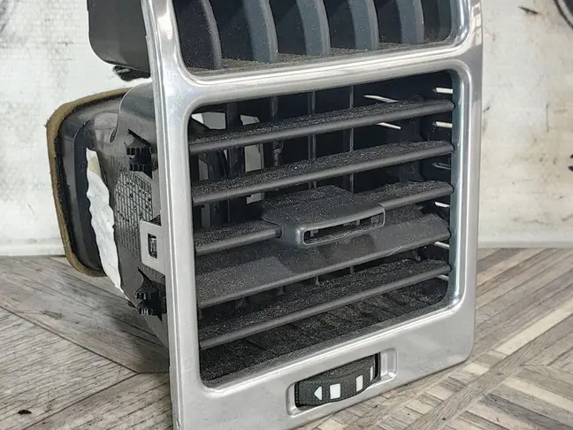 Дефлектор правый Land Rover Range Rover L322