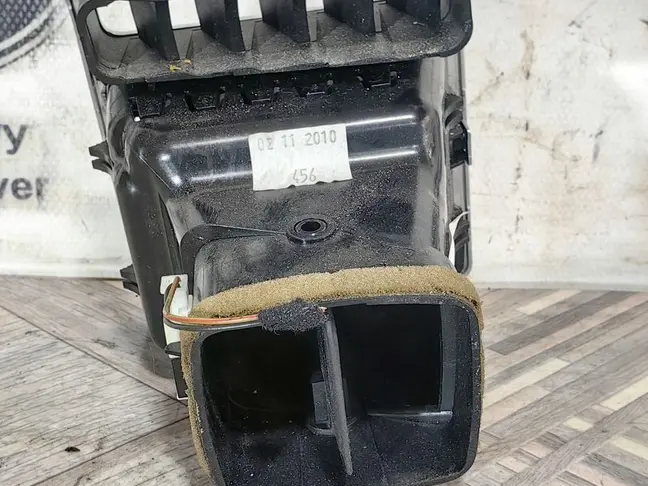 Дефлектор правый Land Rover Range Rover L322