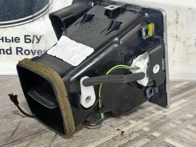 Дефлектор правый Land Rover Range Rover L322