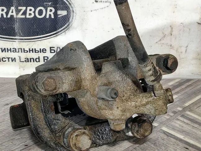 Суппорт задний правый Range Rover L322 5.0 4.4