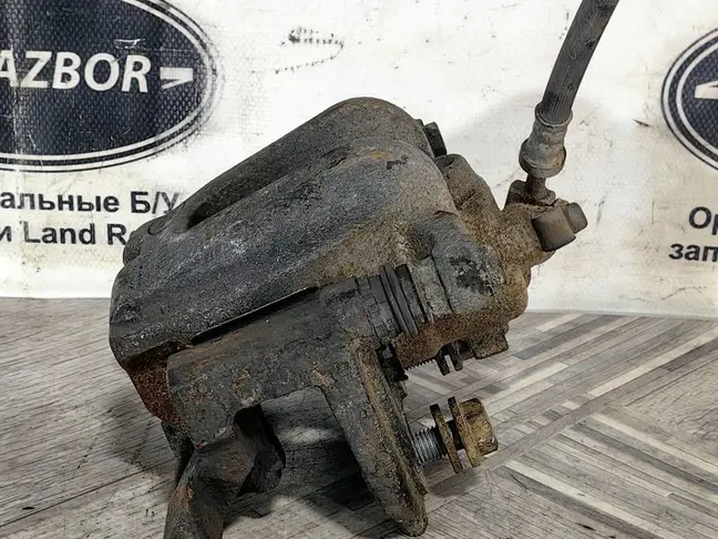 Суппорт задний правый Range Rover L322 5.0 4.4