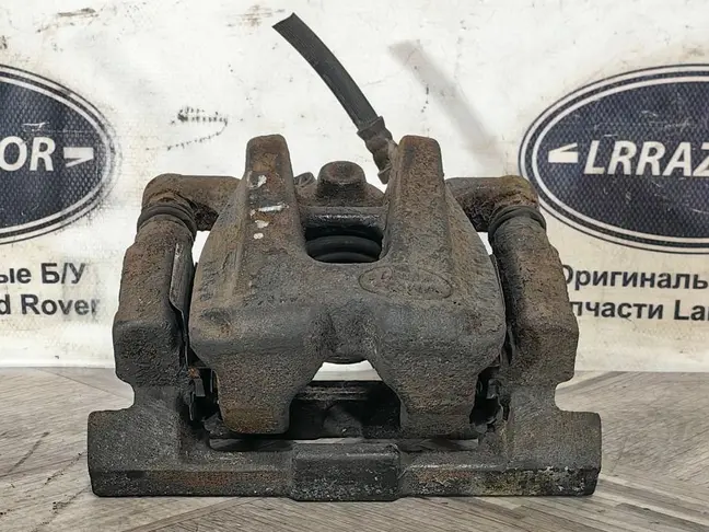 Суппорт задний левый Range Rover L322 5.0 4.4