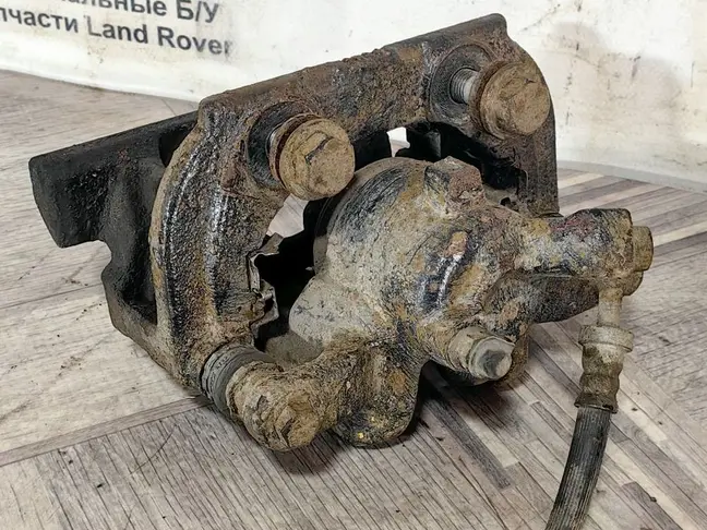 Суппорт задний левый Range Rover L322 5.0 4.4