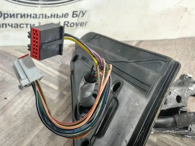 Кронштейн зеркала правый Range Rover L322 09-12