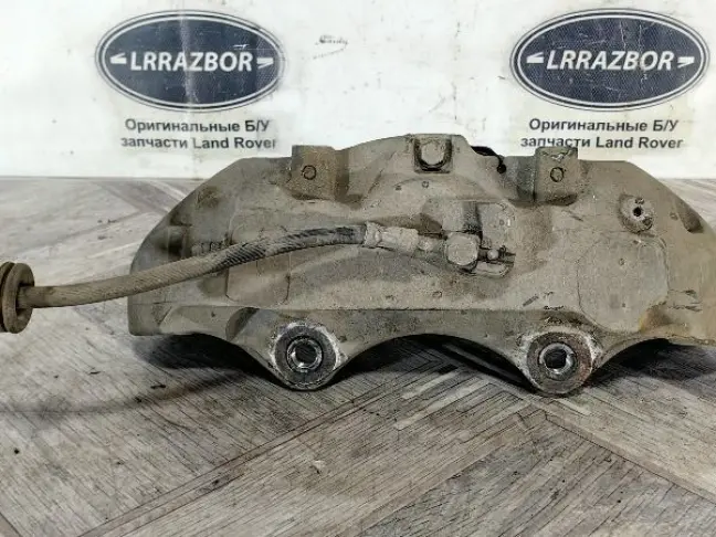 Суппорт правый передний Range Rover 3 L322