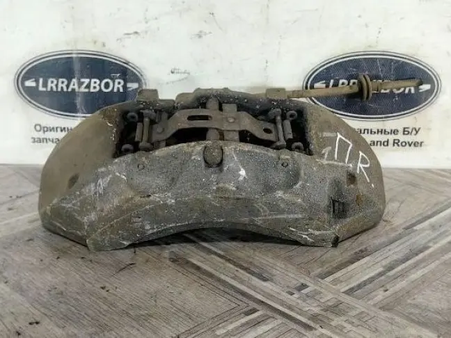 Суппорт правый передний Range Rover 3 L322