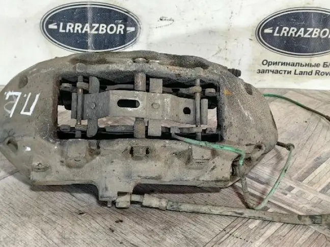 Суппорт левый передний Range Rover 3 L322