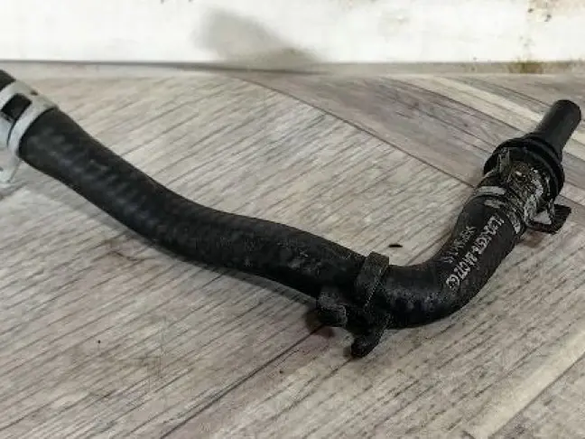 Патрубок от клапана термостата  Range Rover 3 4.4D