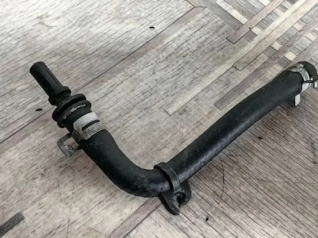 Патрубок от клапана термостата  Range Rover 3 4.4D