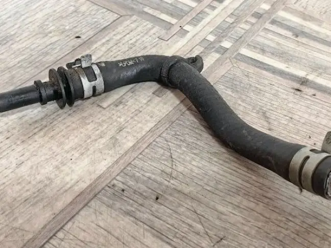 Патрубок от клапана термостата  Range Rover 3 4.4D