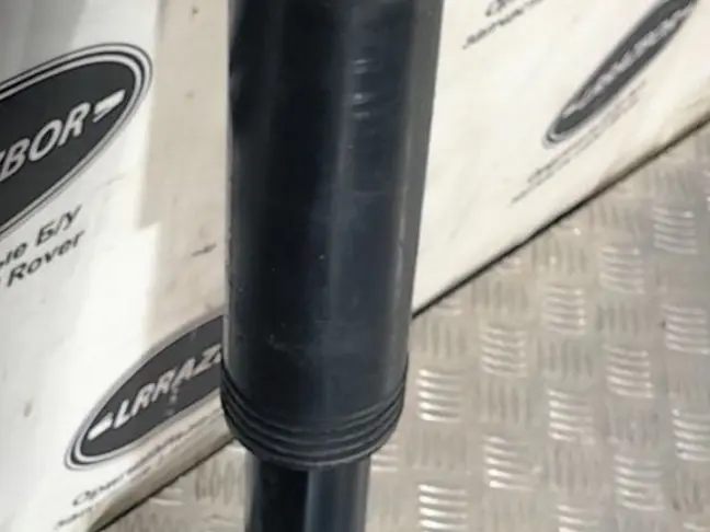 Амортизатор задний правый Range Rover L322 09-12