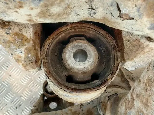 Подрамник задний Range Rover L322 2005-2012