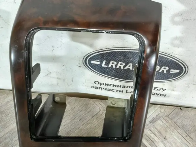 Вставка правая торпеды Land Rover Range Rover L322