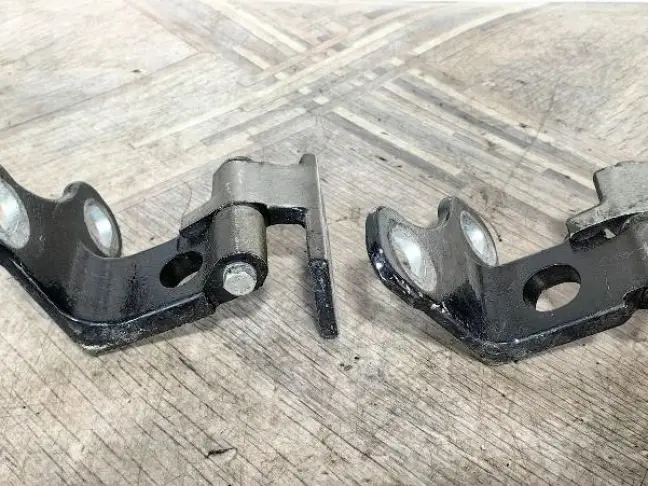 Петли двери задняя левая Range Rover 3 L322 02-12