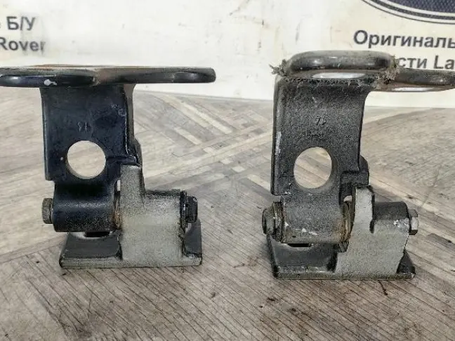 Петли двери перед левая Range Rover 3 L322 02-12
