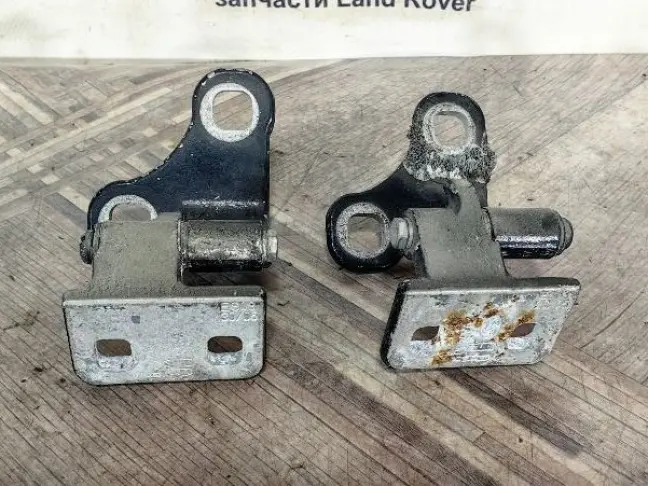 Петли двери перед  правая Range Rover 3 L322 02-12