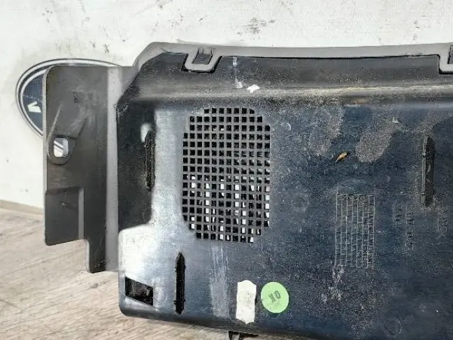 Решетка в крыло правая Range Rover L322 02-12