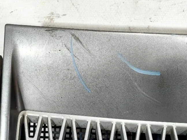 Решетка в крыло правая Range Rover L322 02-12