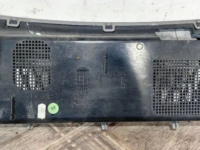 Решетка в крыло правая Range Rover L322 02-12