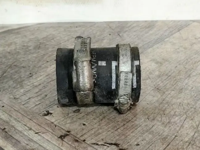 Патрубок турбины левый Range Rover 3 L322 3.6