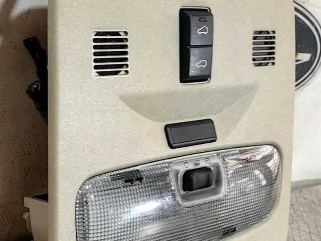 Плафон салонный Land Rover Freelander 2 2.2