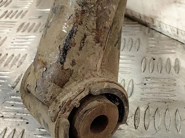 Рычаг передний нижний правый Land Rover Sport L320