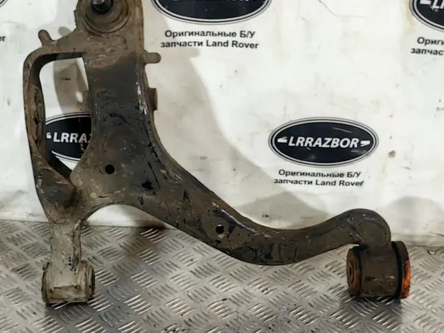 Рычаг передний нижний левый Range Rover Sport L320