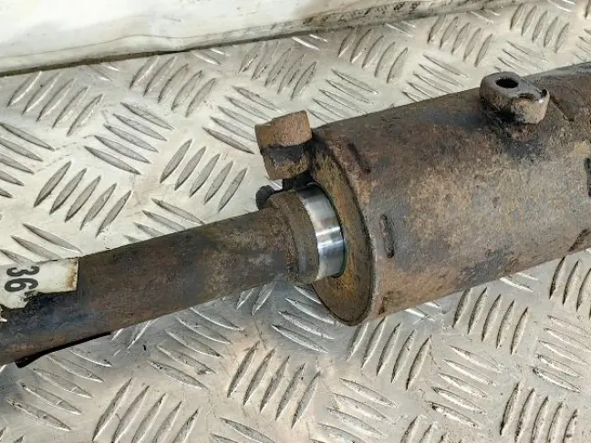 Стабилизатор задний Range Rover Sport L320 3.6