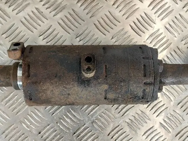 Стабилизатор задний Range Rover Sport L320 3.6